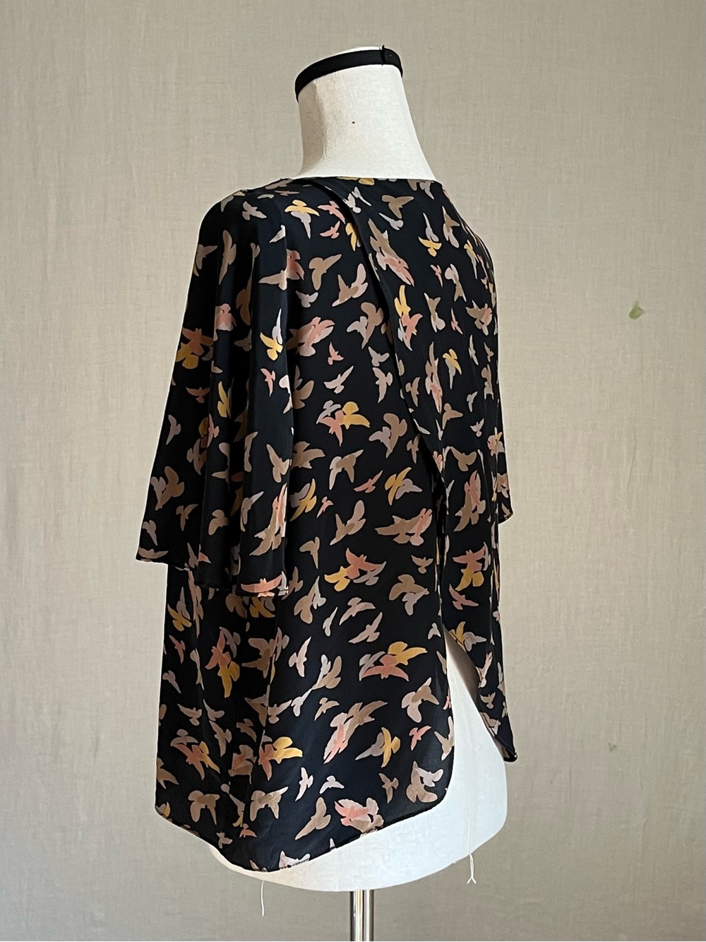 Myne - Silk Cropped Blouse with Bird Print - 8